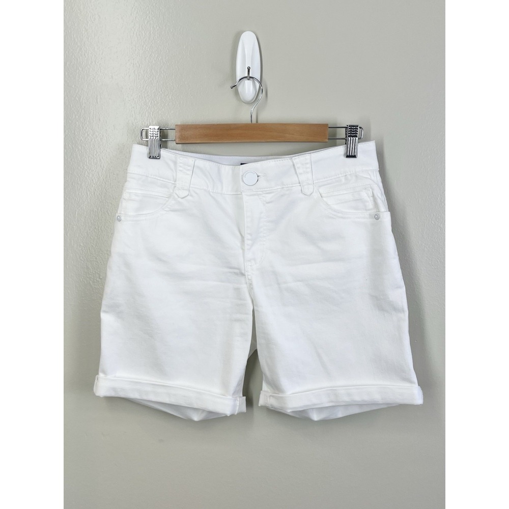 Democracy Women's  Ab"solution Optic White Denim 7" Short Mold & Hold Size 6